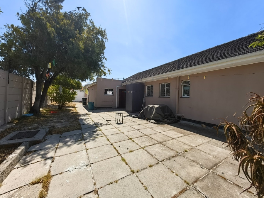 3 Bedroom Property for Sale in Belgravia Western Cape